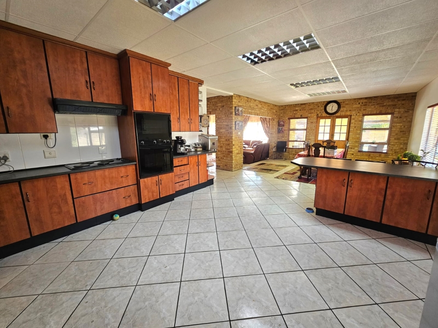 4 Bedroom Property for Sale in Jim Fouchepark Free State